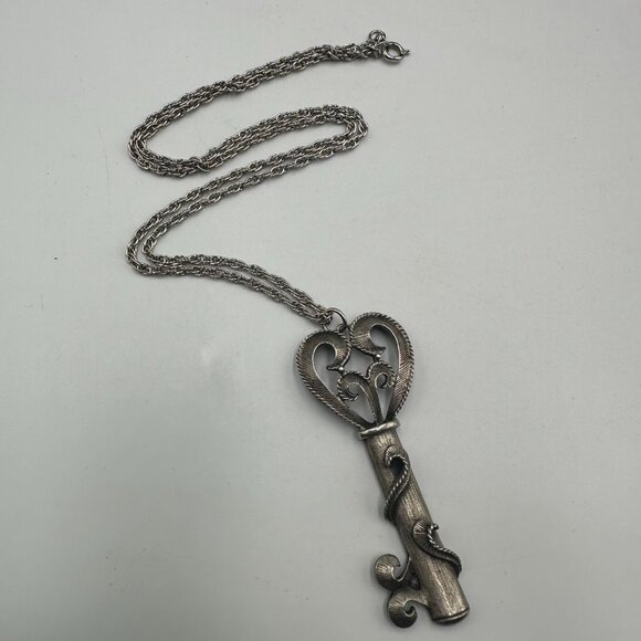3/$30 Vintage Key Pendant Necklace Silver Ornate Scroll Design Long Chain 30" - Picture 8 of 14